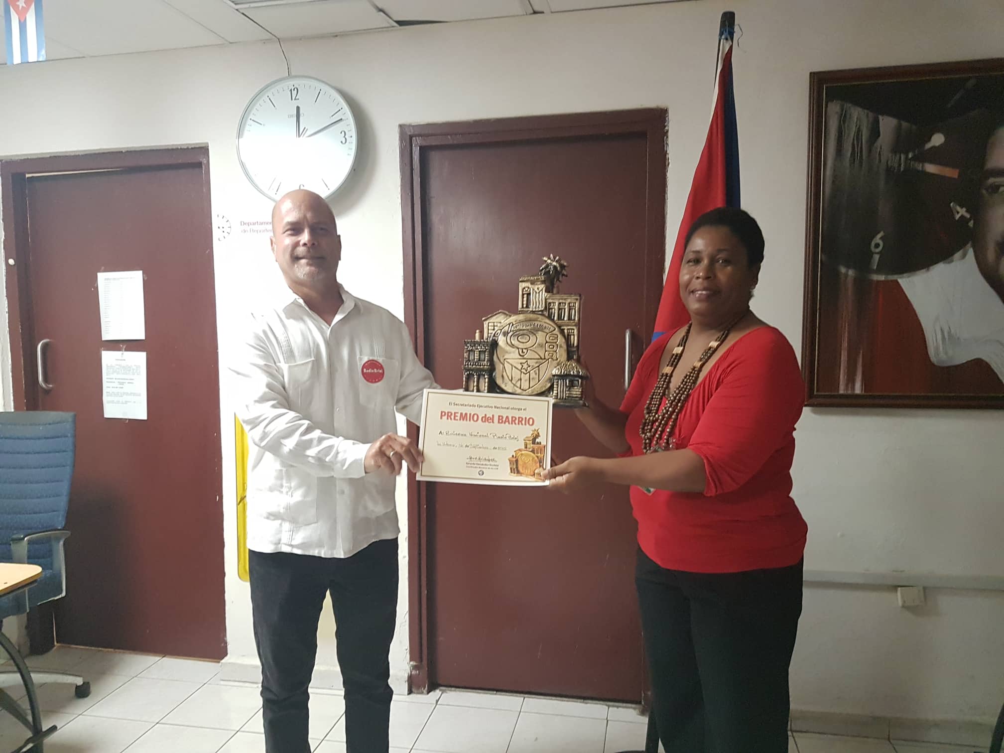 Para Radio Reloj, el Premio del Barrio (Fotos) Radio Reloj, emisora