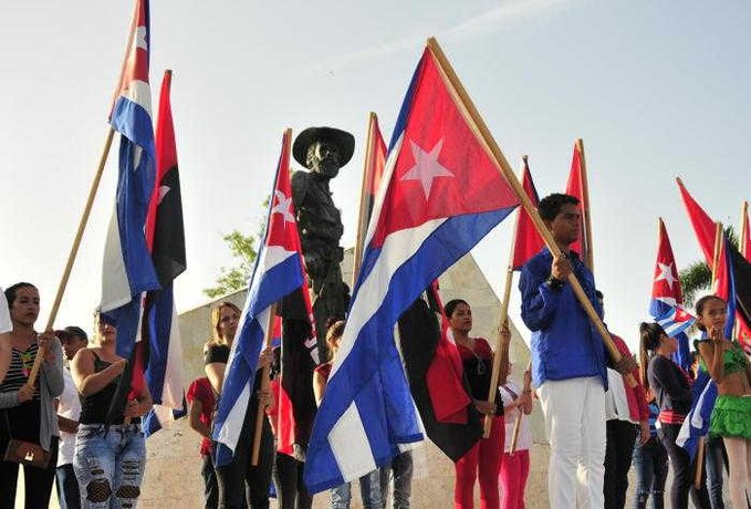 Celebran Día de la Rebeldía Nacional en el mausoleo de Sancti Spíritus ...