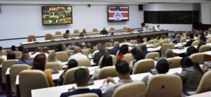 Llama Díaz-Canel a trabajar y ordenar territorialmente al país