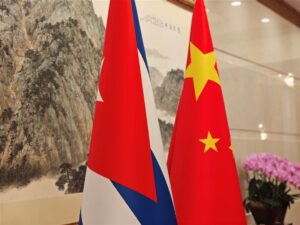 Resalta canciller cubano carácter especial de relaciones con China