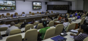 Primer ministro intercambia con intendentes (+Post)
