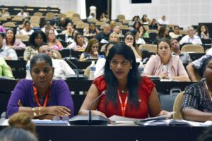 Debate parlamentario en comisiones