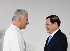 Recibe Díaz-Canel a Fiscal General de China