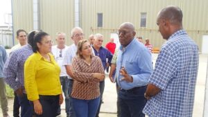 Cuban VP checks industrial center in central region of the country