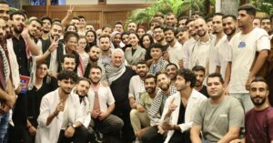 Recibió Díaz-Canel a jóvenes palestinos que estudian medicina en Cuba