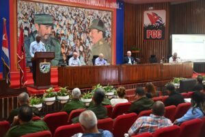 Sesionan plenos del Partido en Granma y Holguín Sesionan plenos del Partido en Granma y Holguín