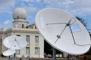 Felicitó Díaz-Canel a los meteorólogos cubanos