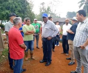 Vicepresidente de Cuba chequea programa de la agricultura Vicepresidente de Cuba chequea programa de la agricultura