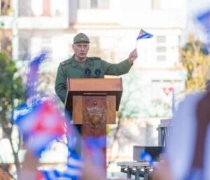 Celebran acto por aniversario de la proclamación socialista de la Revolución