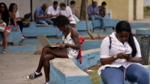 Cuba reitera necesidad de democratizar gobernanza de internet
