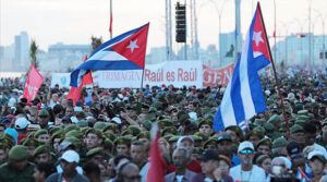 Raúl al frente de su pueblo Raúl al frente de su pueblo