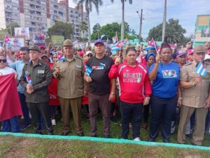 Raúl con la fuerza del pueblo de Ciego de Ávila