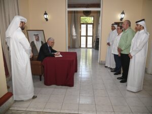 Firma Díaz-Canel libro de condolencias en honor al Emir Padre de Qatar