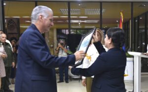 Reconoce Díaz-Canel al CIGB como baluarte de la ciencia cubana