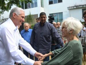 Celebran acto por Aniversario 65 de la UNEAC