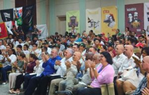 Abrazo a Cuba de fuerzas progresistas