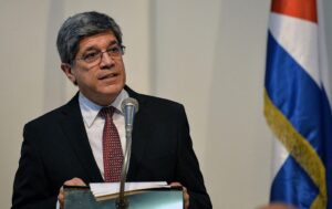 Denuncia vicecanciller cubano infamias de Estados Unidos