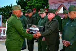 Felicita Raúl a Tropas de Prevención
