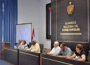 Intercambia Esteban Lazo con los presidentes de los Consejos Populares Intercambia Esteban Lazo con los presidentes de los Consejos Populares