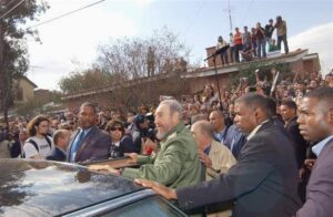 Felicita Díaz-Canel a combatientes de la Seguridad Personal.
