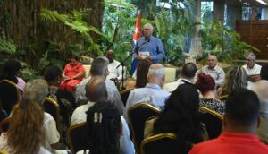 Evalúa Díaz-Canel impacto social de cambios económicos en Cuba